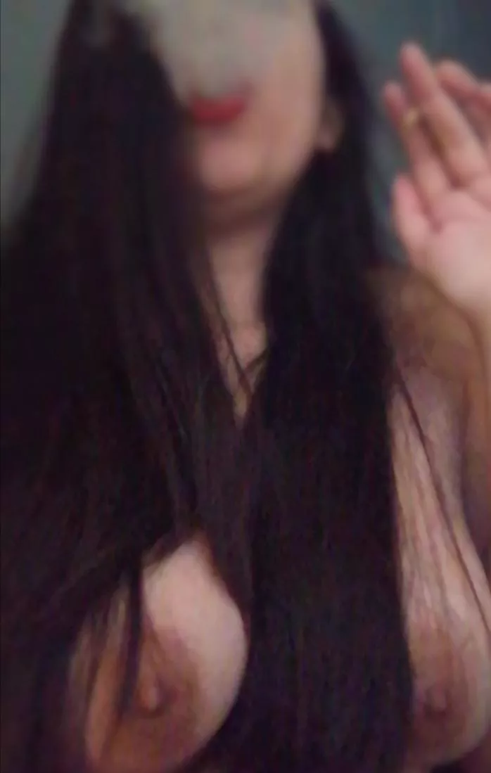 Little joint while getting ready, are you having (f)un today?