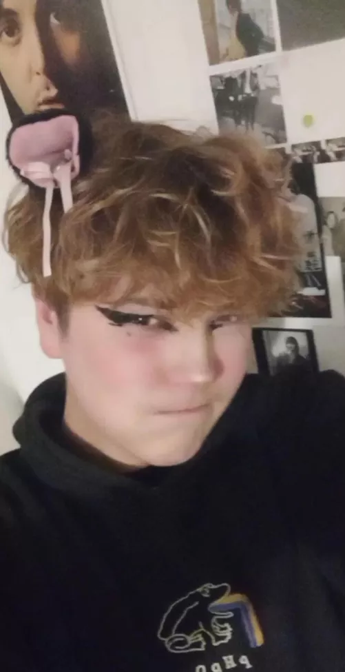 M18 I really really really want a strict Dom to train me to be an obedient sub. All kinks welcome!!!