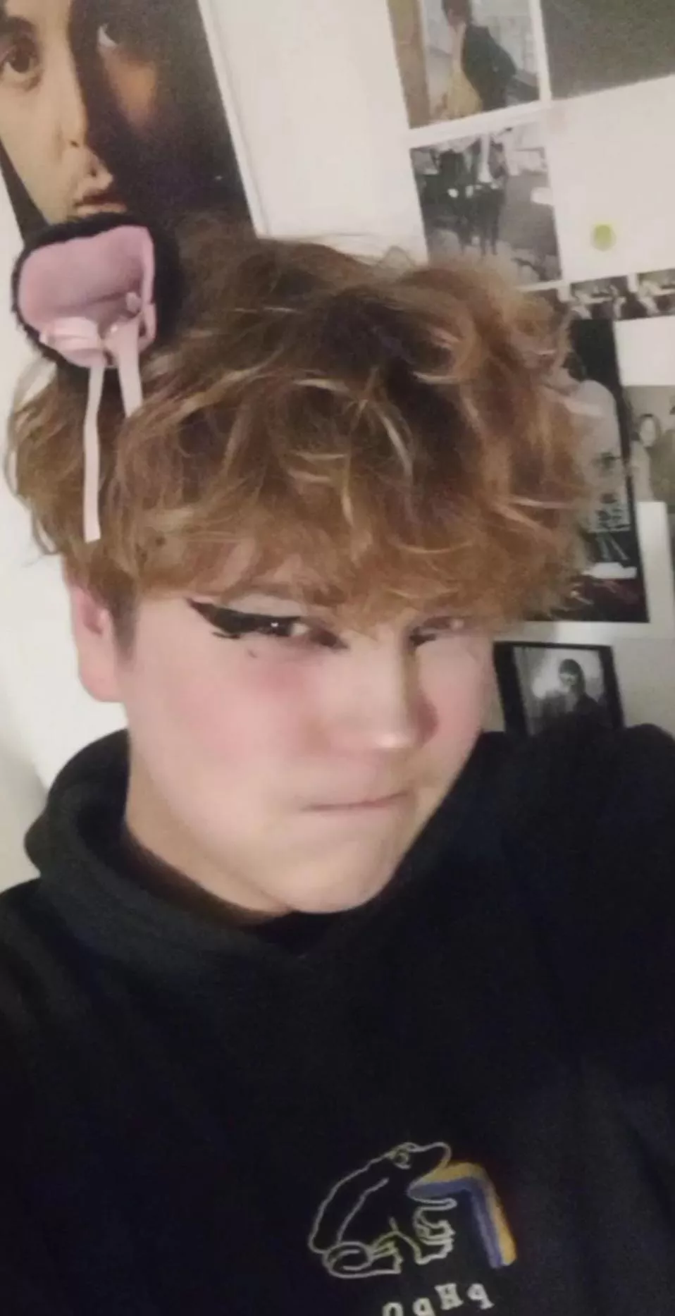 M18 I really really really want a strict Dom to train me to be an obedient sub. All kinks welcome!!!