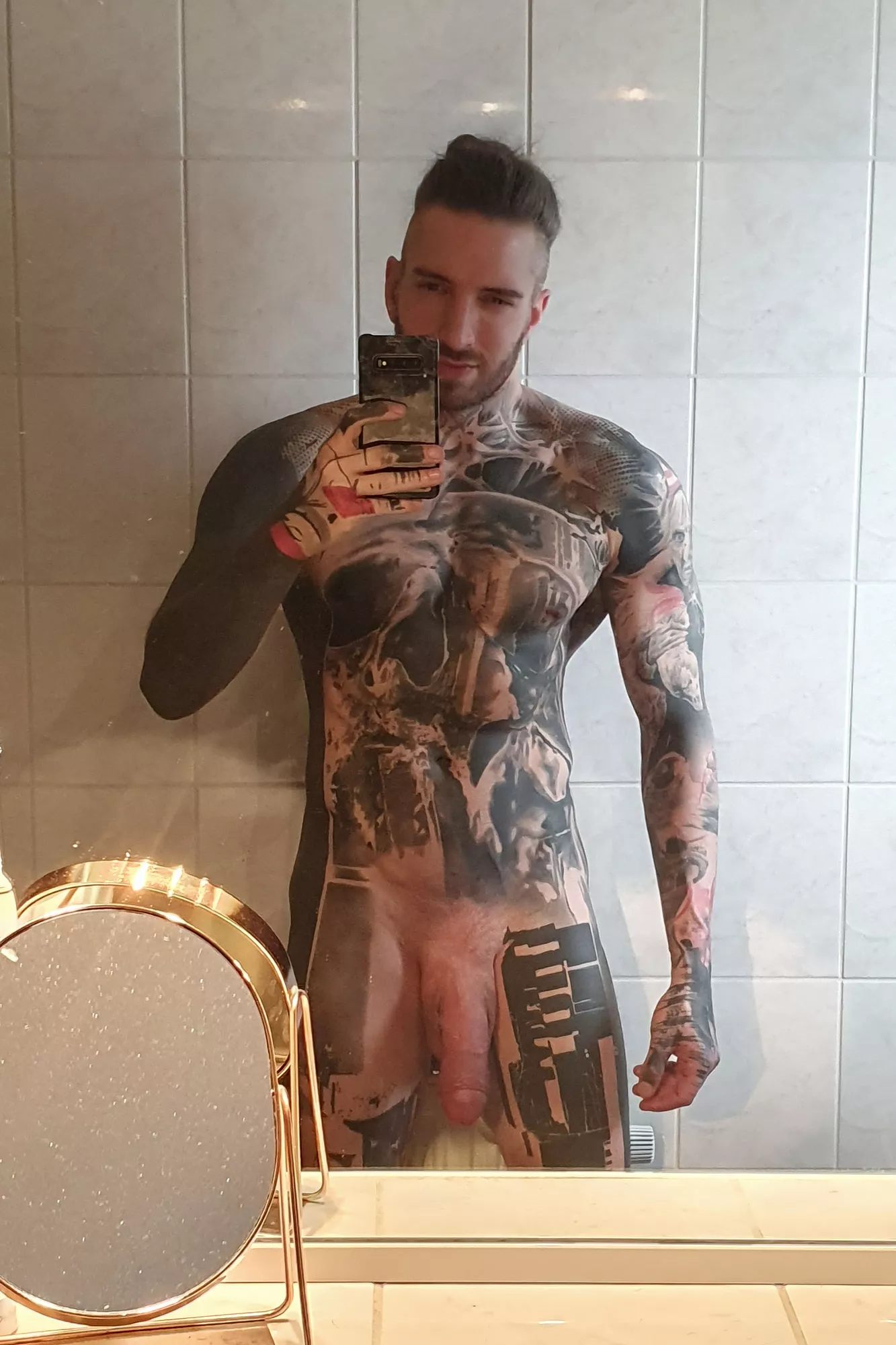 mirror selfie after shower (: