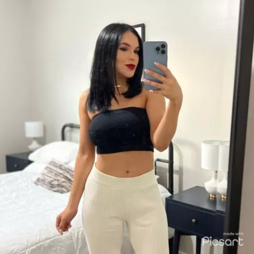 Probably the perfect crop top look