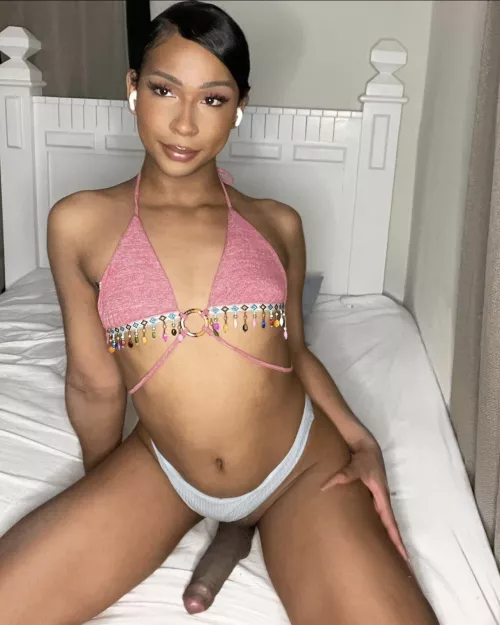 React if you love a girl with a big dick ♥️