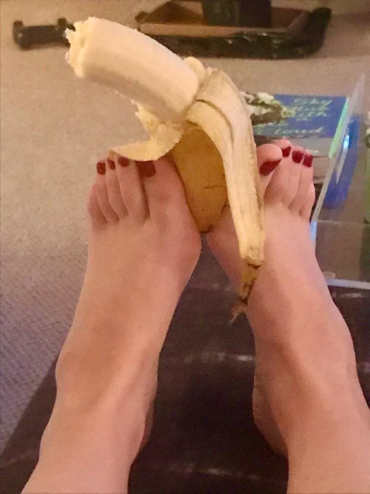 Reply guys, does this make you hard or hungry?