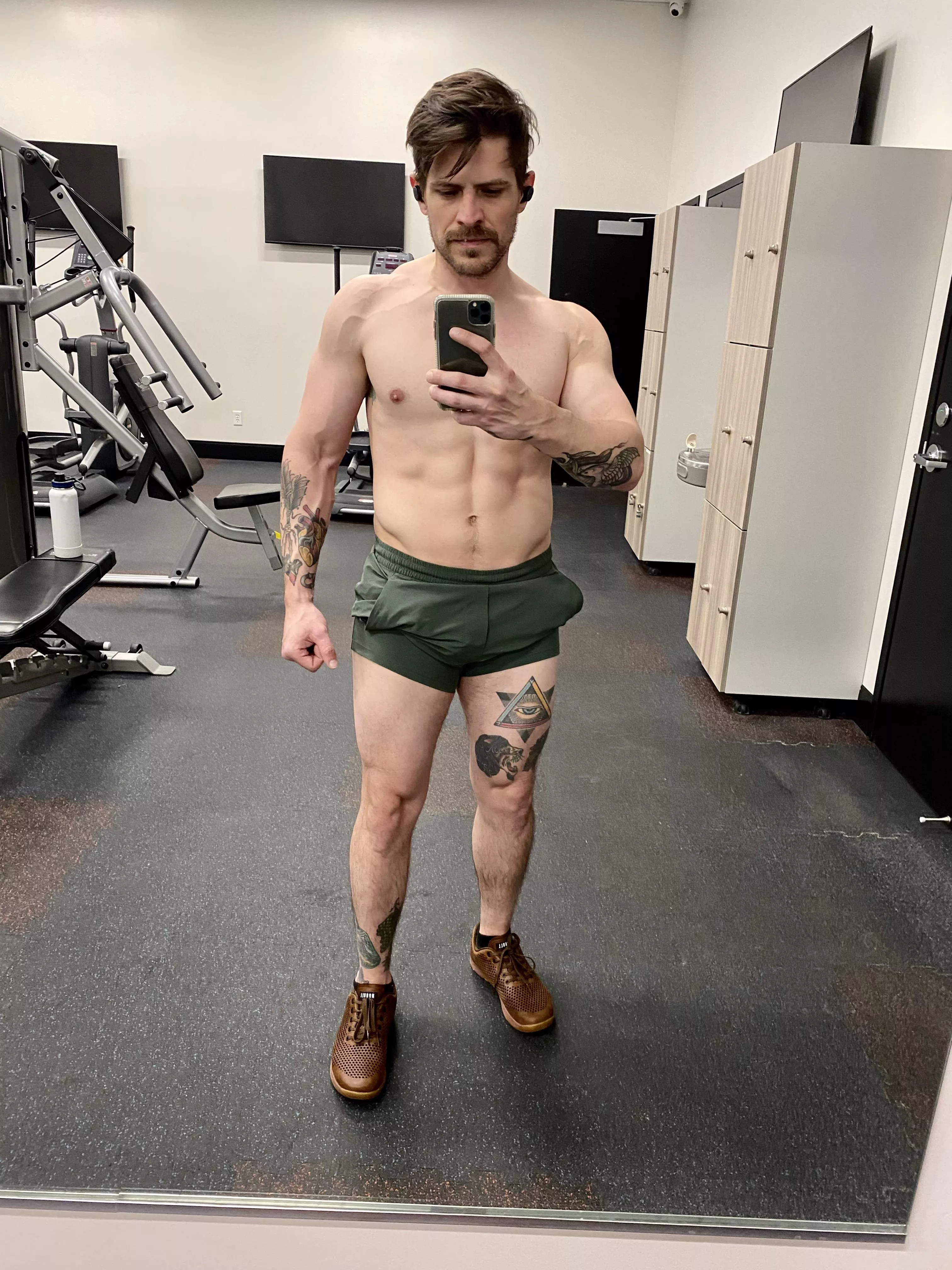 Today’s gym bod…should I get naked?