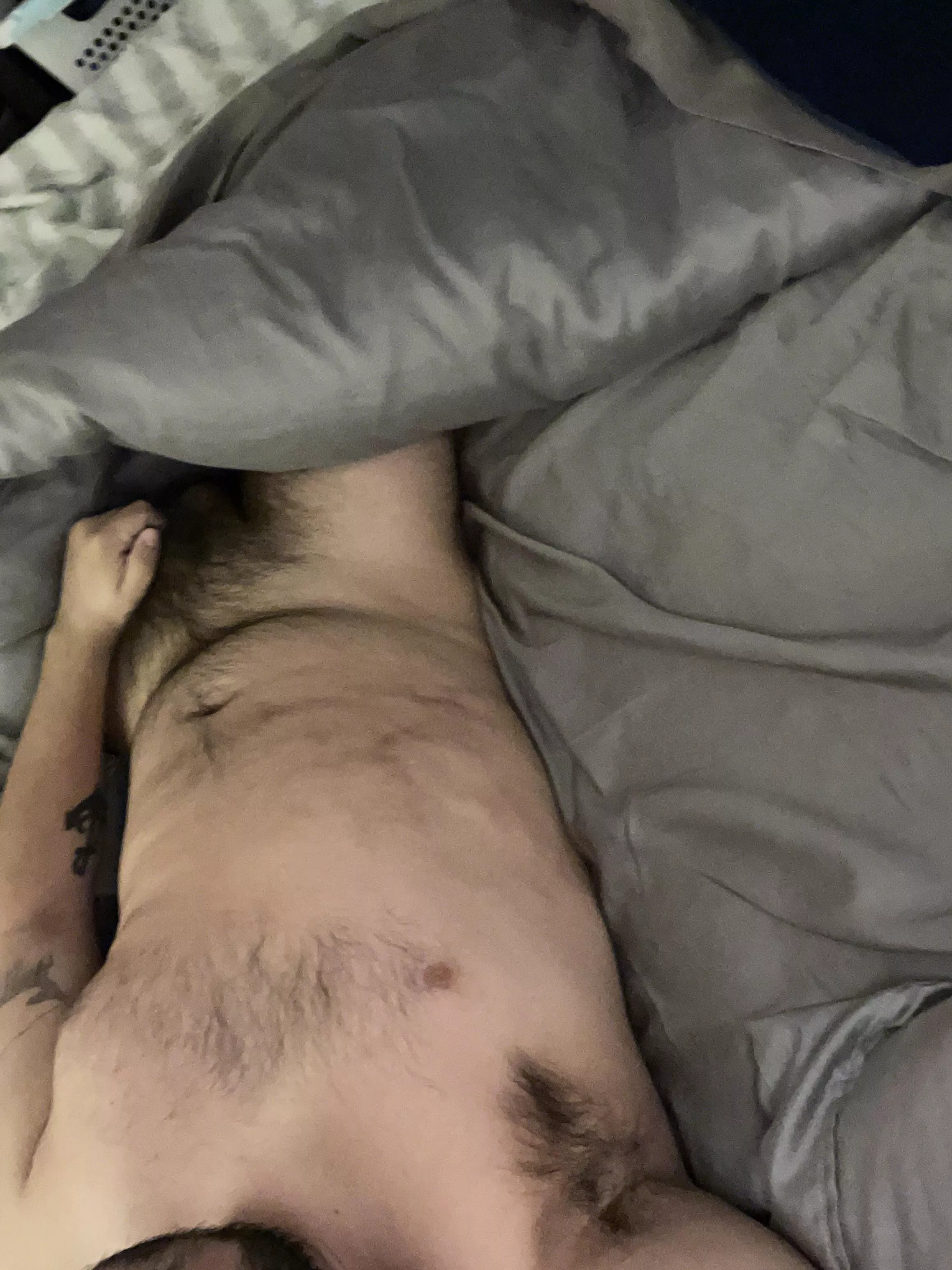 Who wants there face buried in my pits? 😈