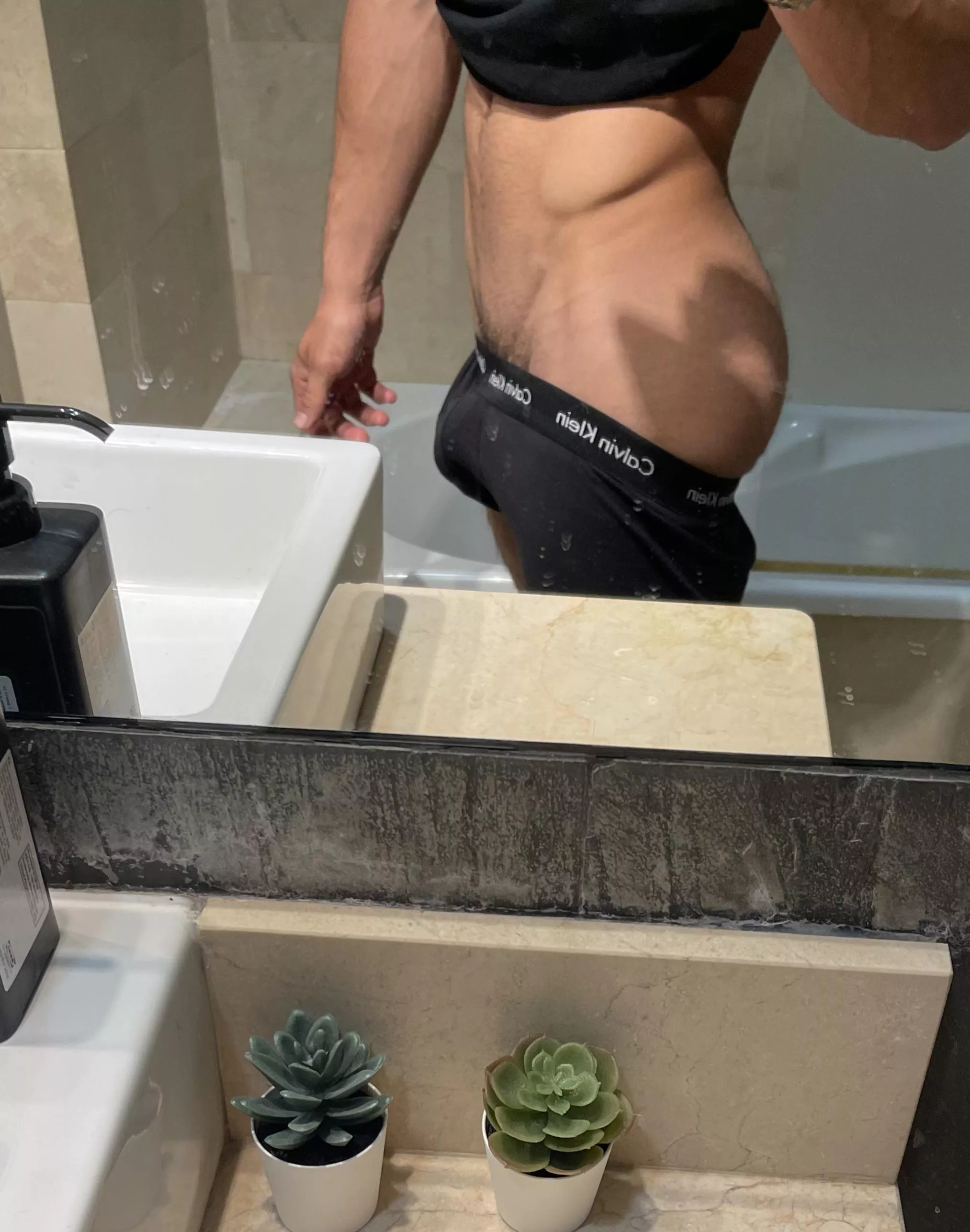 would u squat with me?