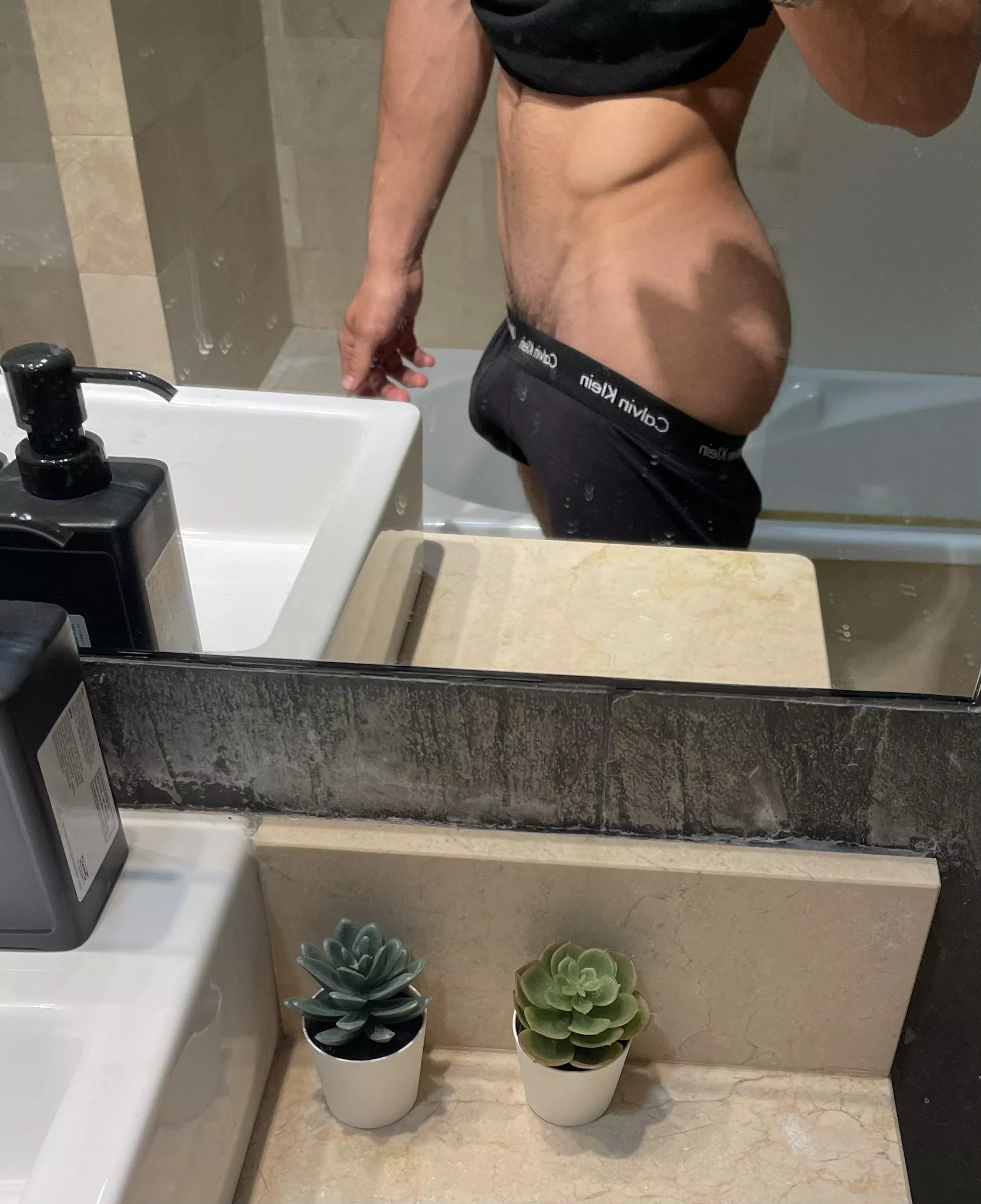 Would u worship my ass?