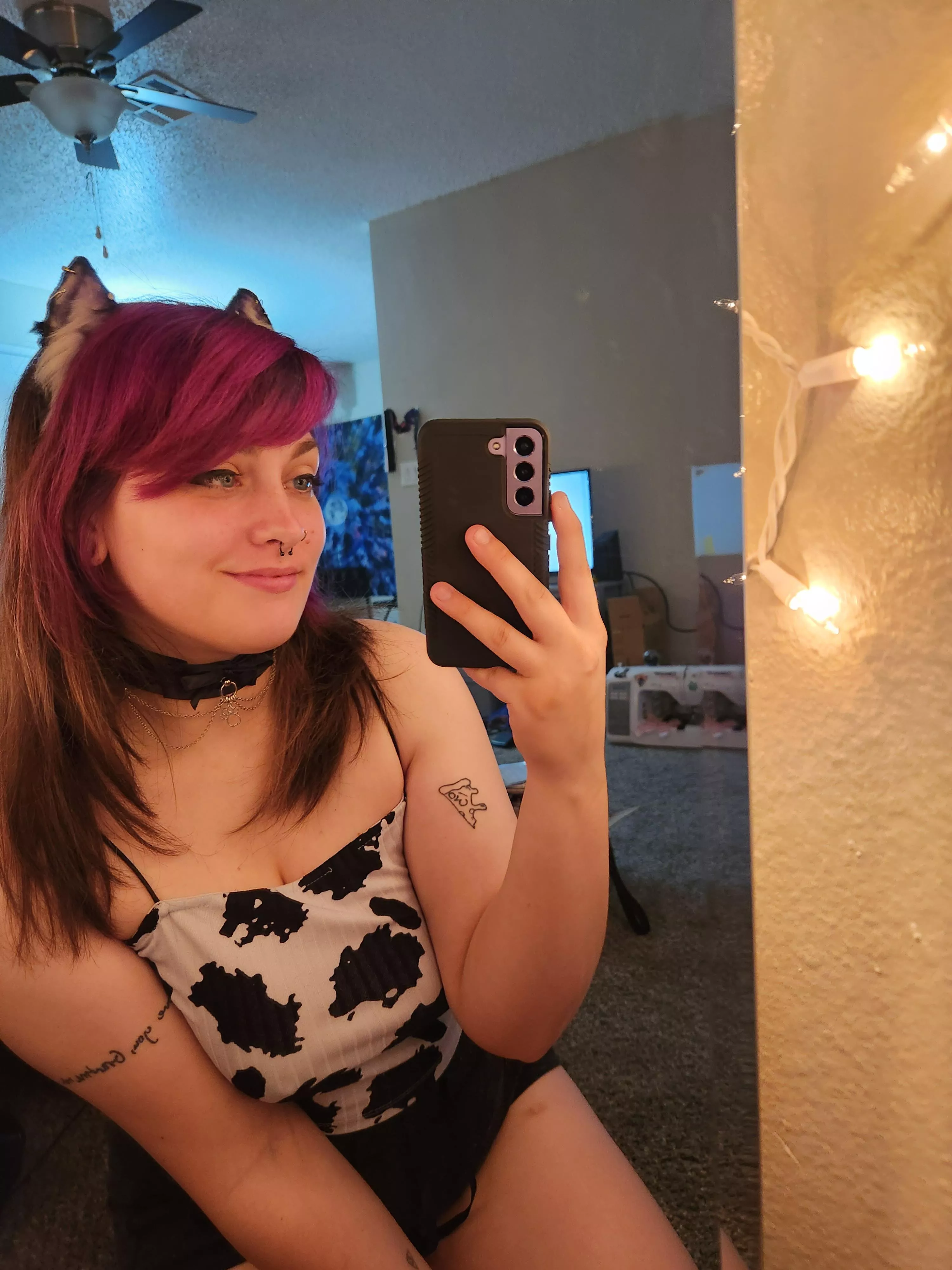 Your favorite kitten <3 [oc]