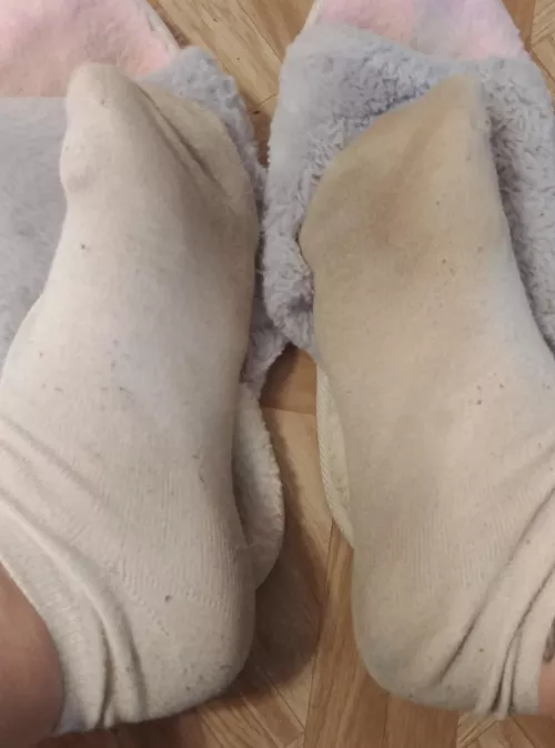 10 days worn and ready to ship! Cum get them :)