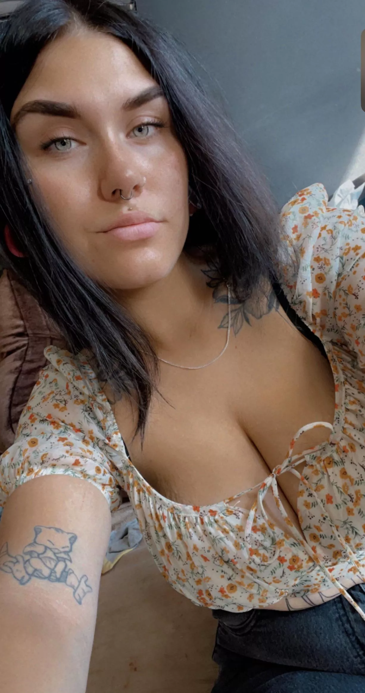 22F look moody but I promise I’m not x