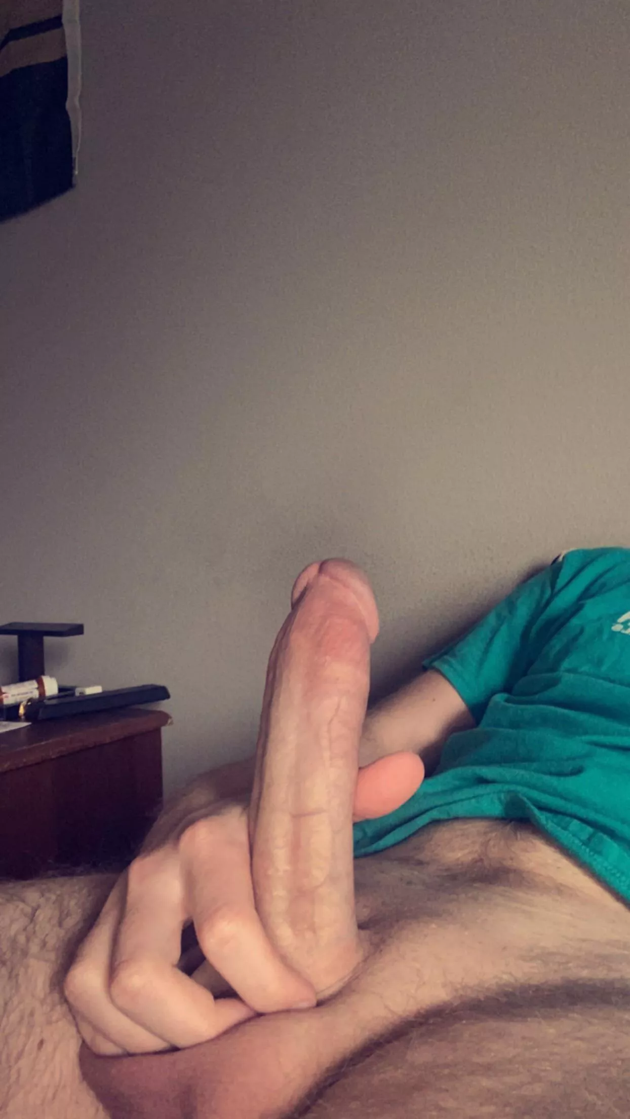 24 bi hung, looking for other hung guys with gfs/bfs to trade & remix, cucks welcome too snap brd212