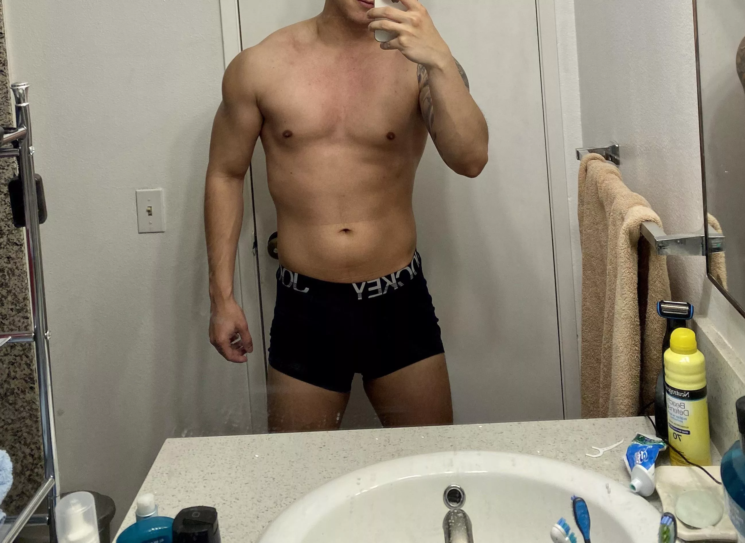 29 Check my bio if interested in anything 😅