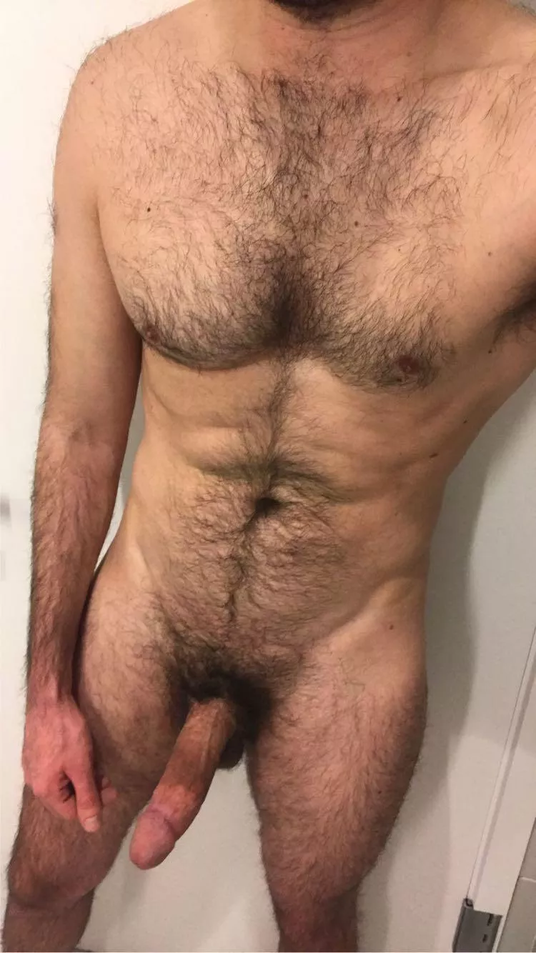 35 hairy and hung top. Into guys in jockstraps but anyone hot welcome @v_m2022763
