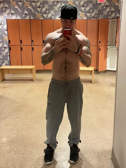 [45] I don’t think these pants can stay on much longer…