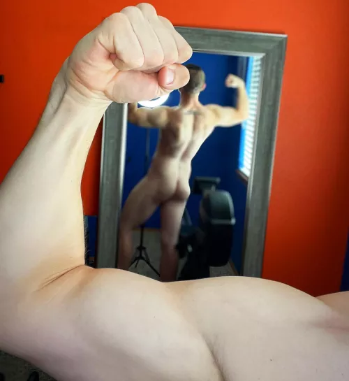 Anyone like muscle guys?