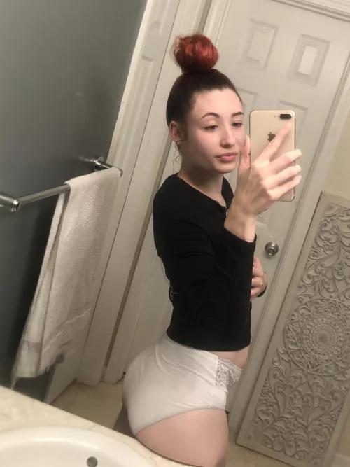 Available for cam calls 🤤