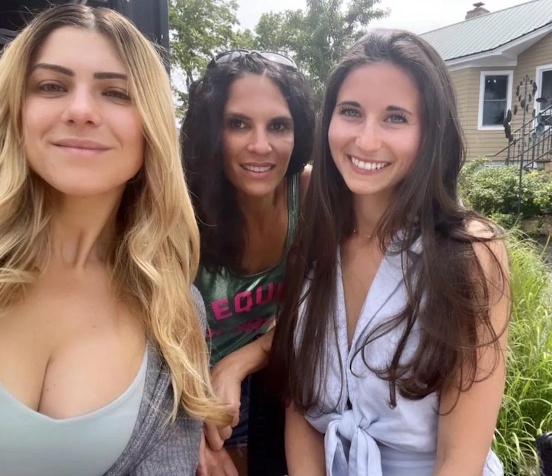 Blonde, Black or Brunette