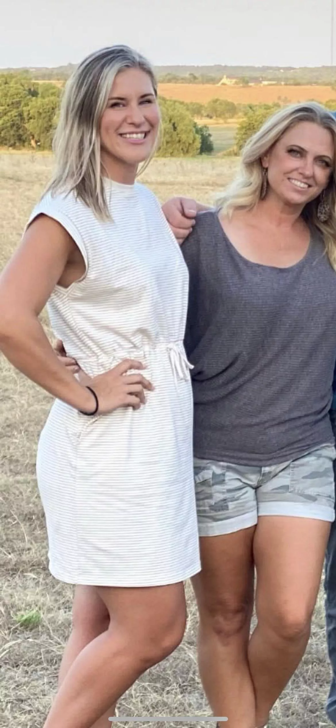 Blonde Milfs, dm open