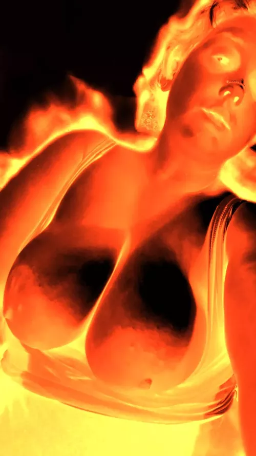 Going live in about 10 just casual. Can't wait to see you there 🥰