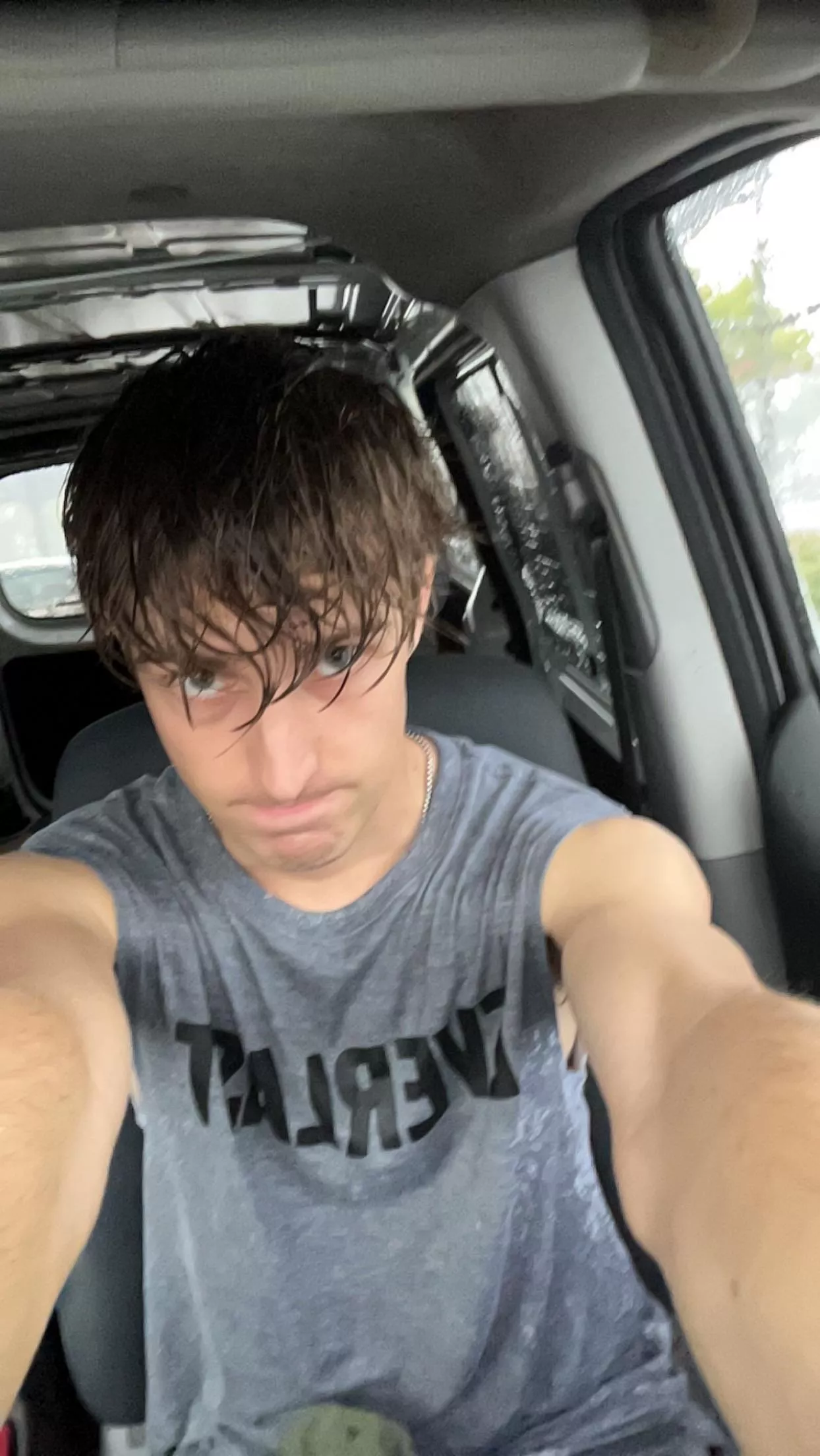 Got caught in heavy rain the other day. Got a bit drenched 💦😅