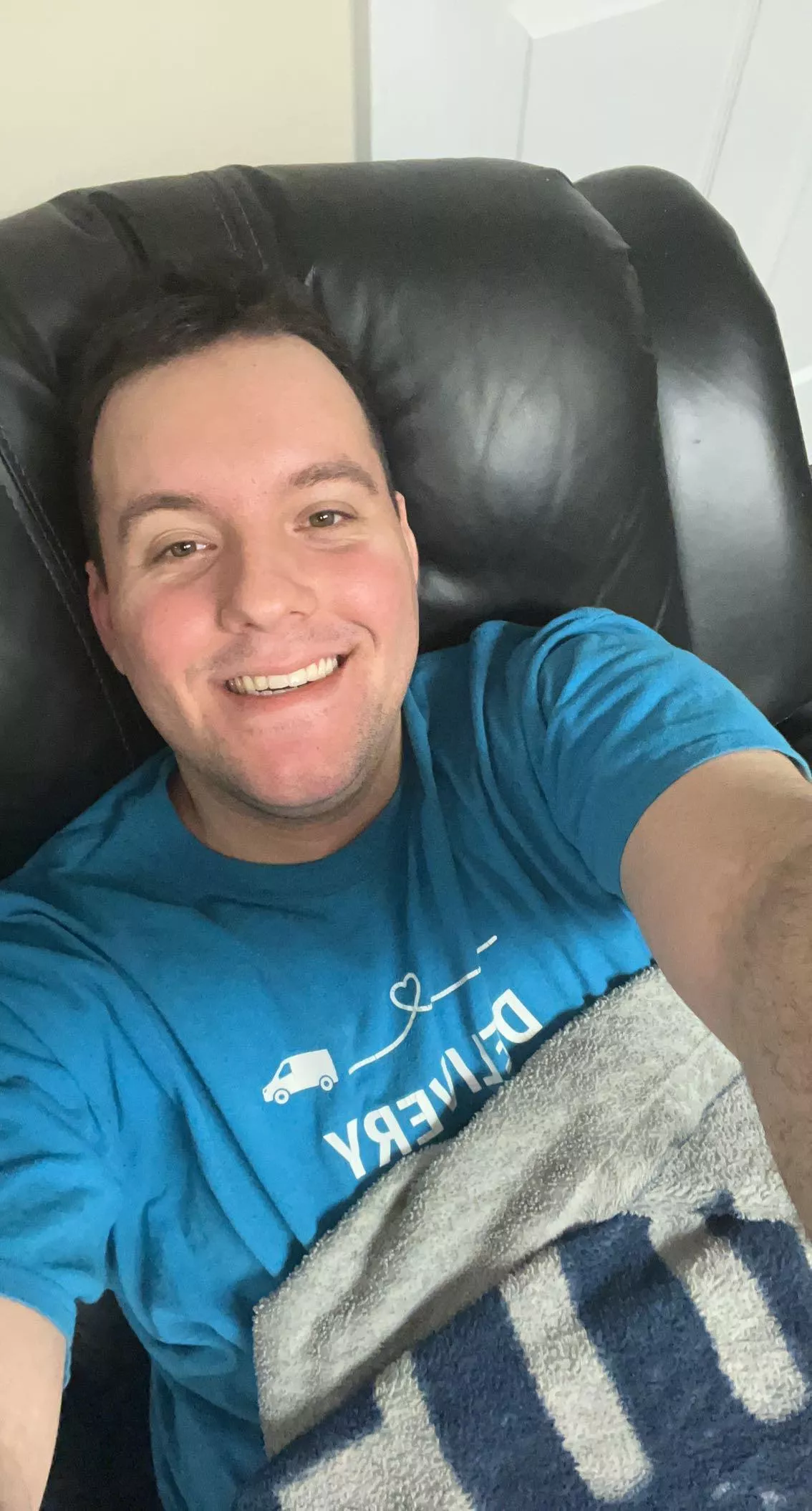 Got stood up on a date recently and I’m tired of always getting hurt. I’m starting to feel like I’m never gonna find something real. Any tips to improve? Am I not attractive enough? 🥹