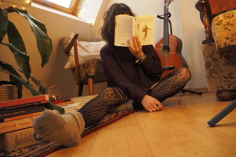 I assume the sweater can go but the have to socks stay on 😜