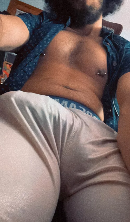 I love the way it rests on my leg