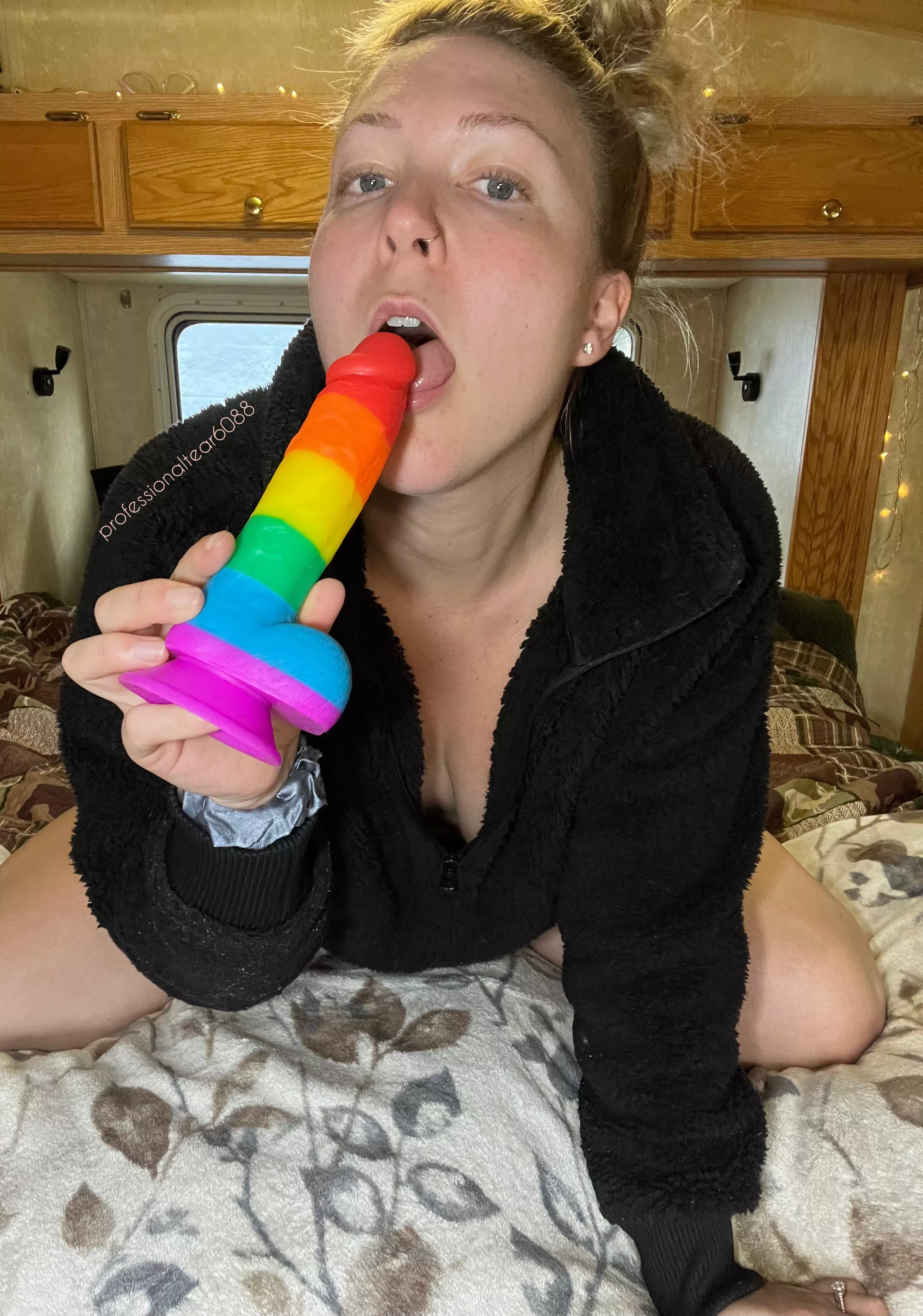 I’m a sweet like candy milf