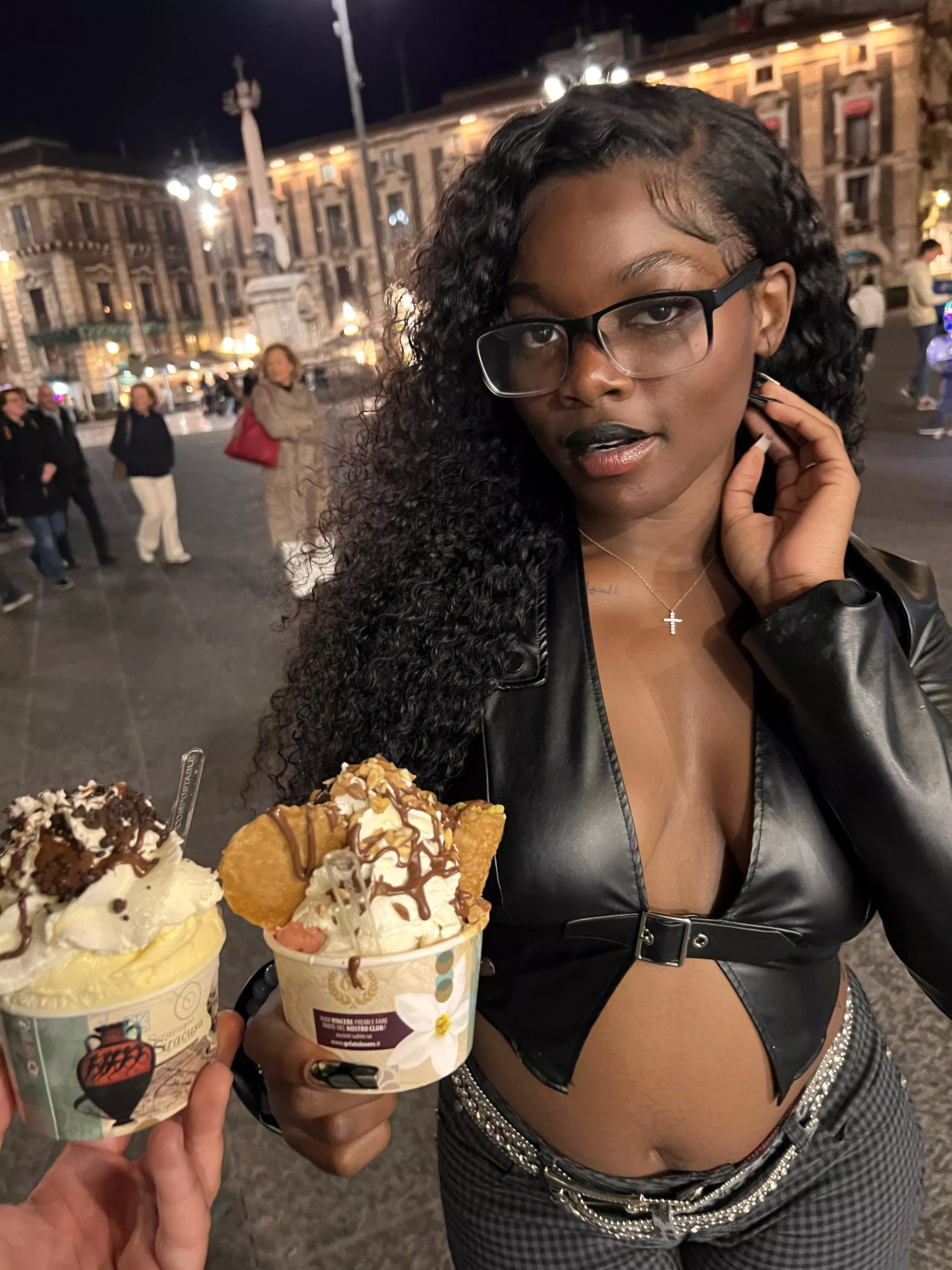 Let me shine for you, from Italy 🇮🇹🖤