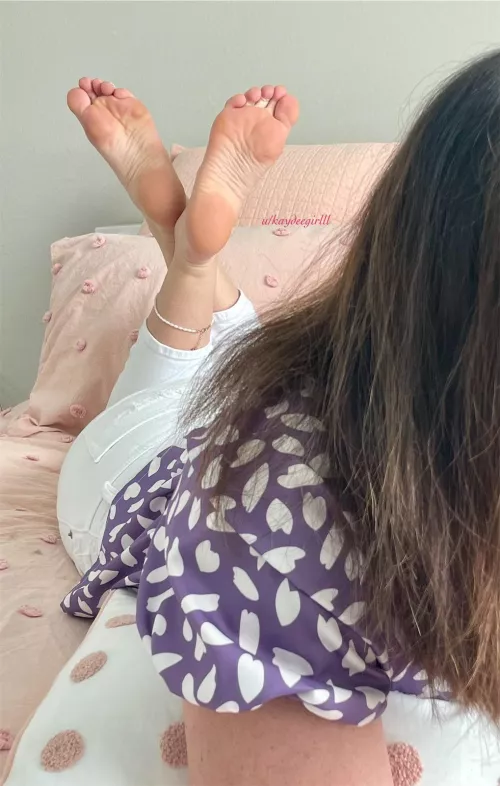 Lick me in the pose👄👅👅