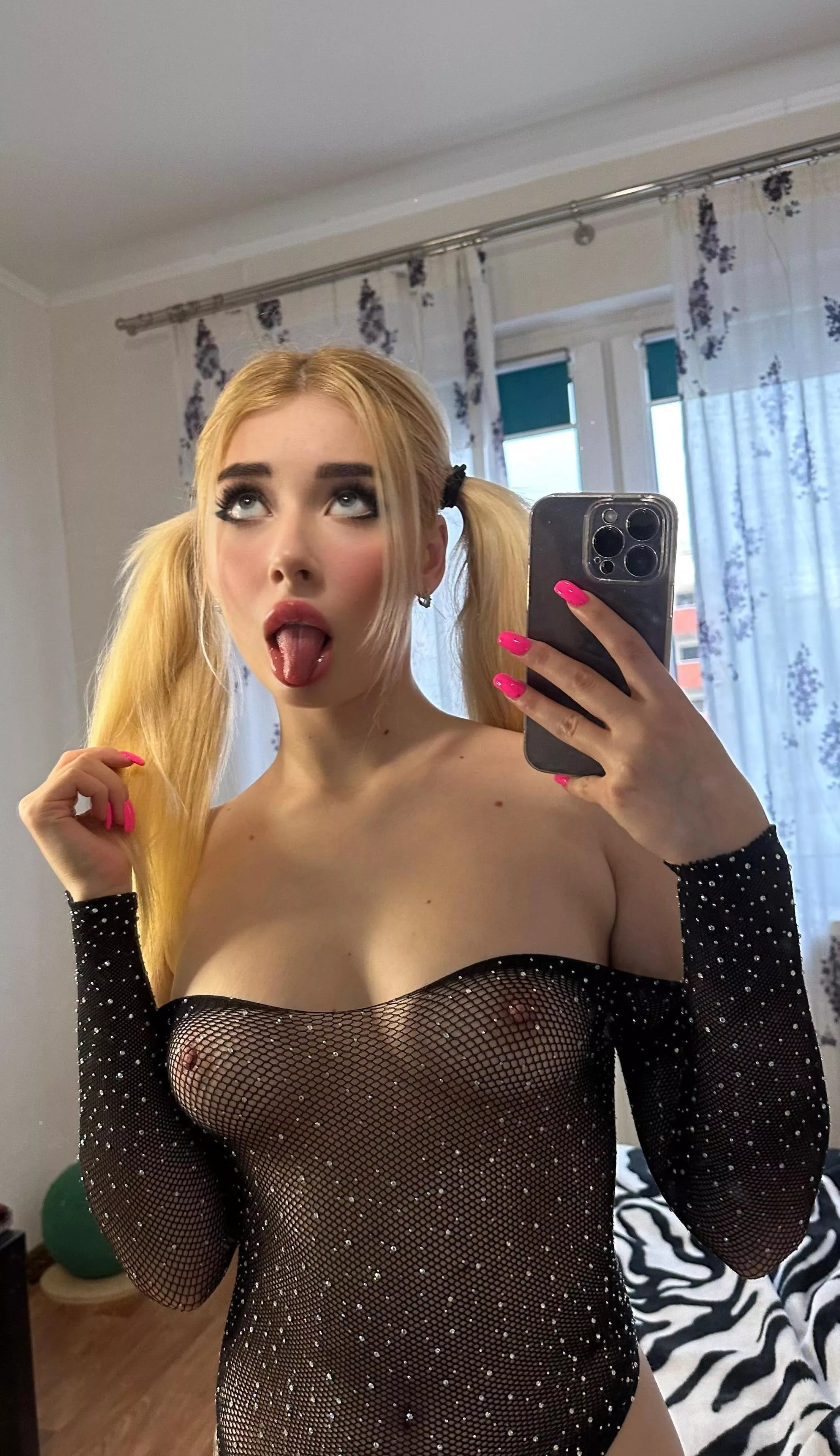 Most of the women on here have big breasts