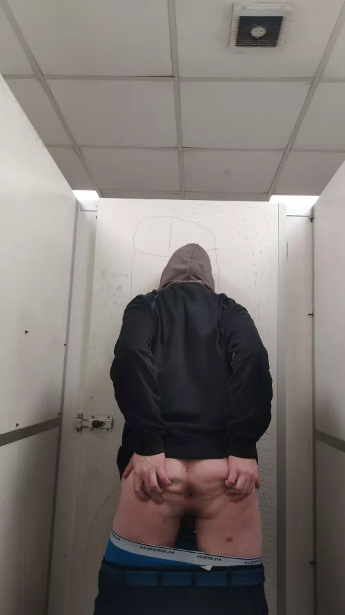 My boyfriend sent this from work says he can't wait to get home ,would you guys like to have this coming home to you