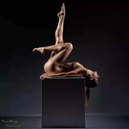 My latest figure photoshoot after cutting super hard :)