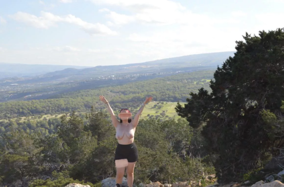 Need to do more hikes! F24