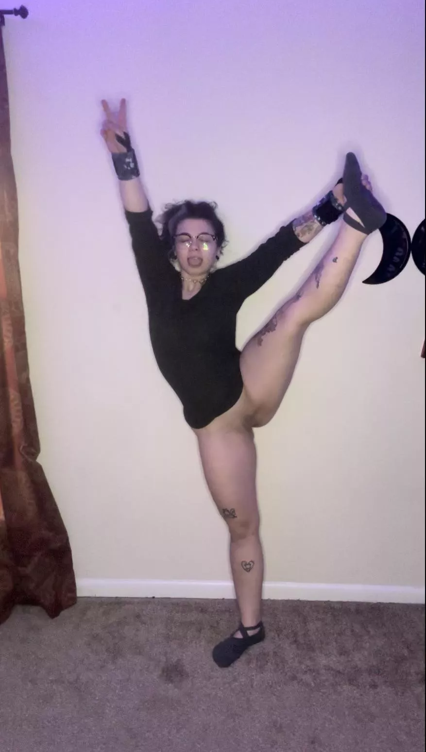 Piercings, big booty AND im flexible (F23)