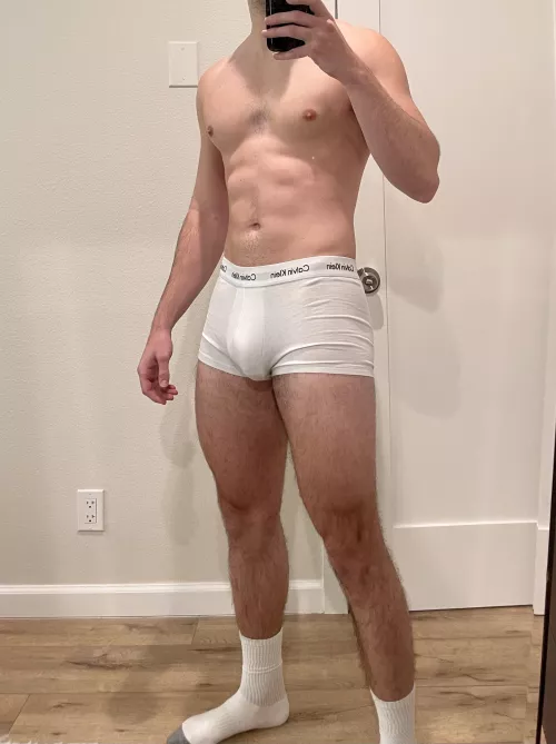 Post gym bulge 😎 DMs open if you want to see how it hangs when it’s hard 👀