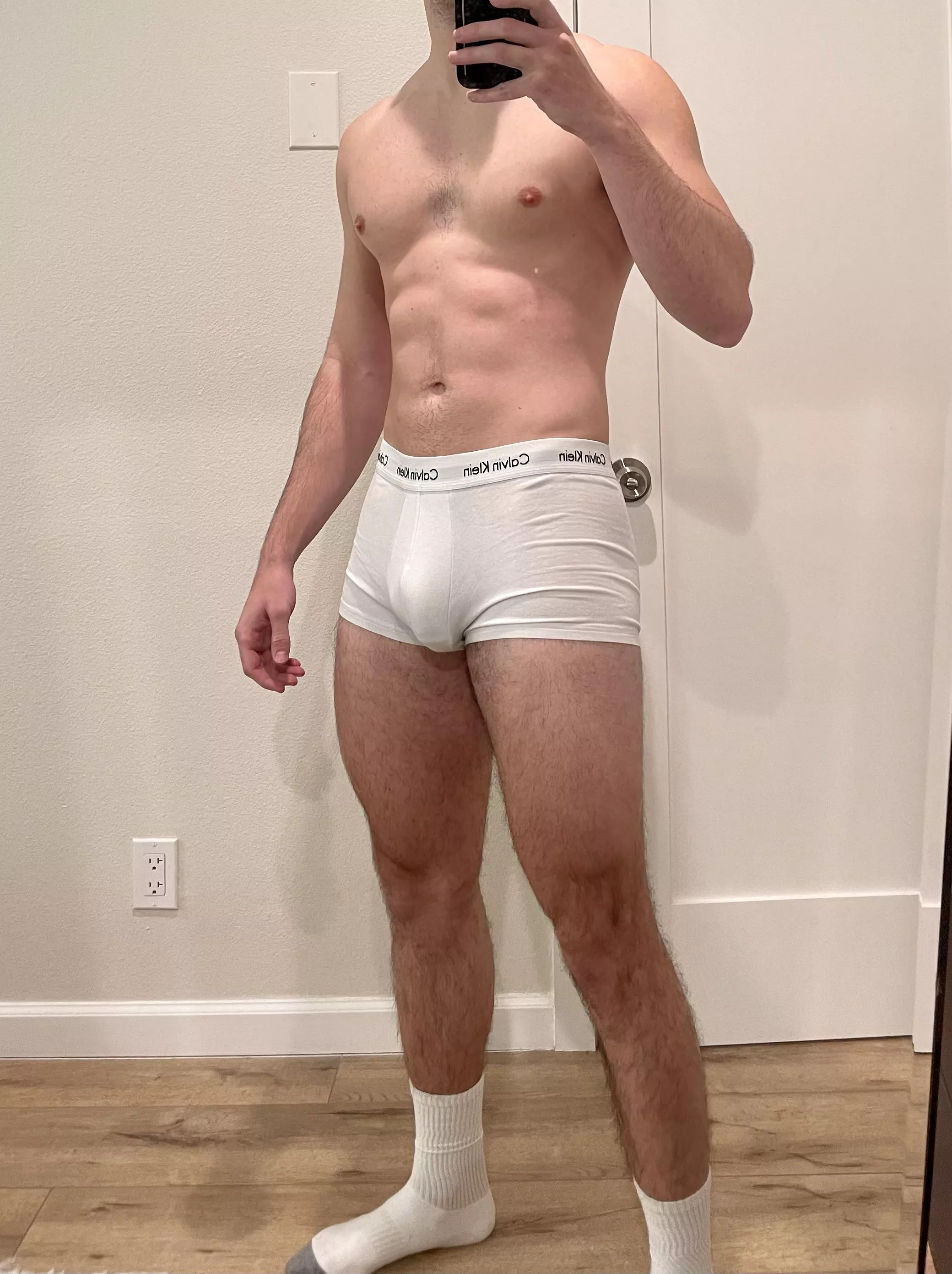 Post gym bulge 😎 DMs open if you want to see how it hangs when it’s hard 👀