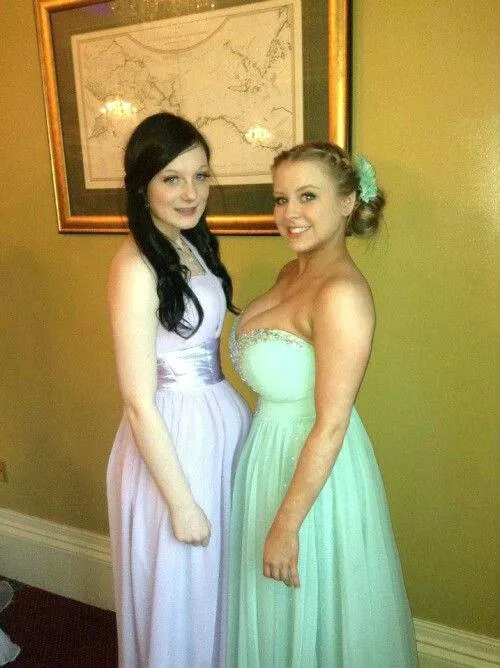 The breast envy is real🌰🌰👀😟