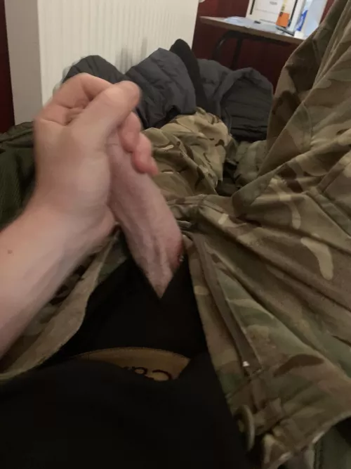 Want to help a British squaddie unload ?