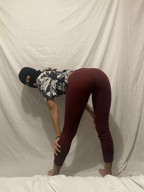 watch me touch my toes