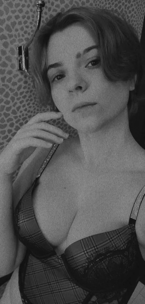 Wish I had someone to wear this top for 🖤