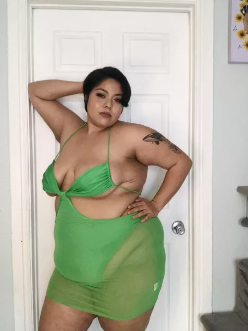 Yank this skanky dress off and grab me