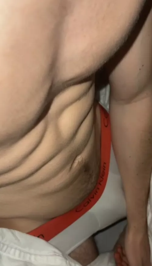 23 Just chilling in my boxers. Anyone wanna chat? Feel free to hmu