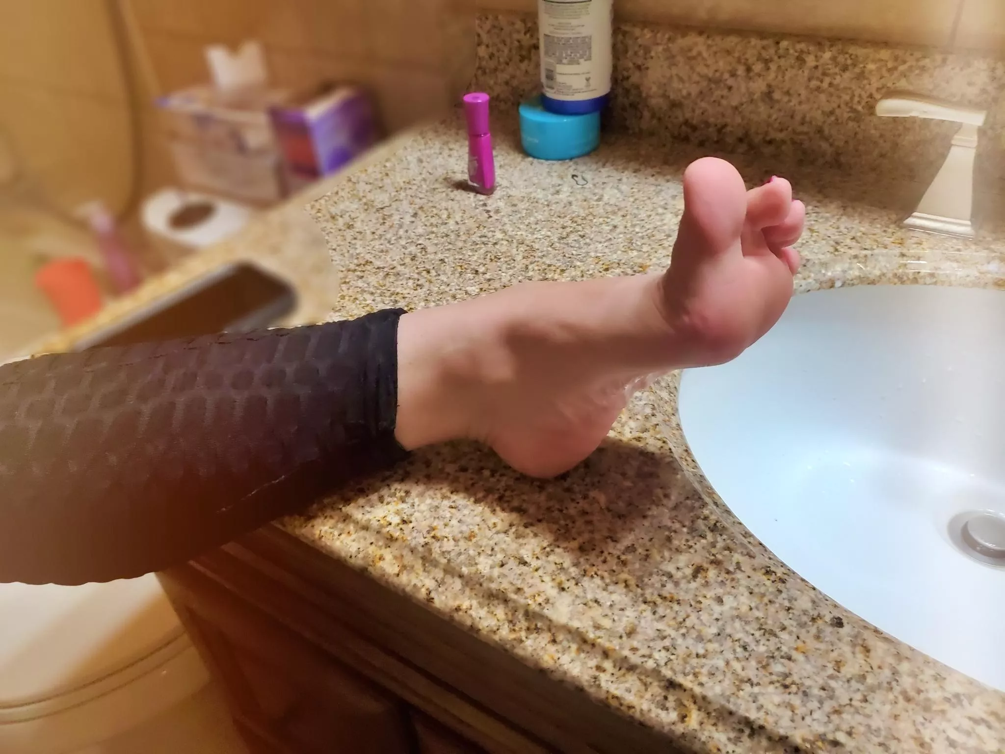 (33) Oh, hey… I didn’t see you there!