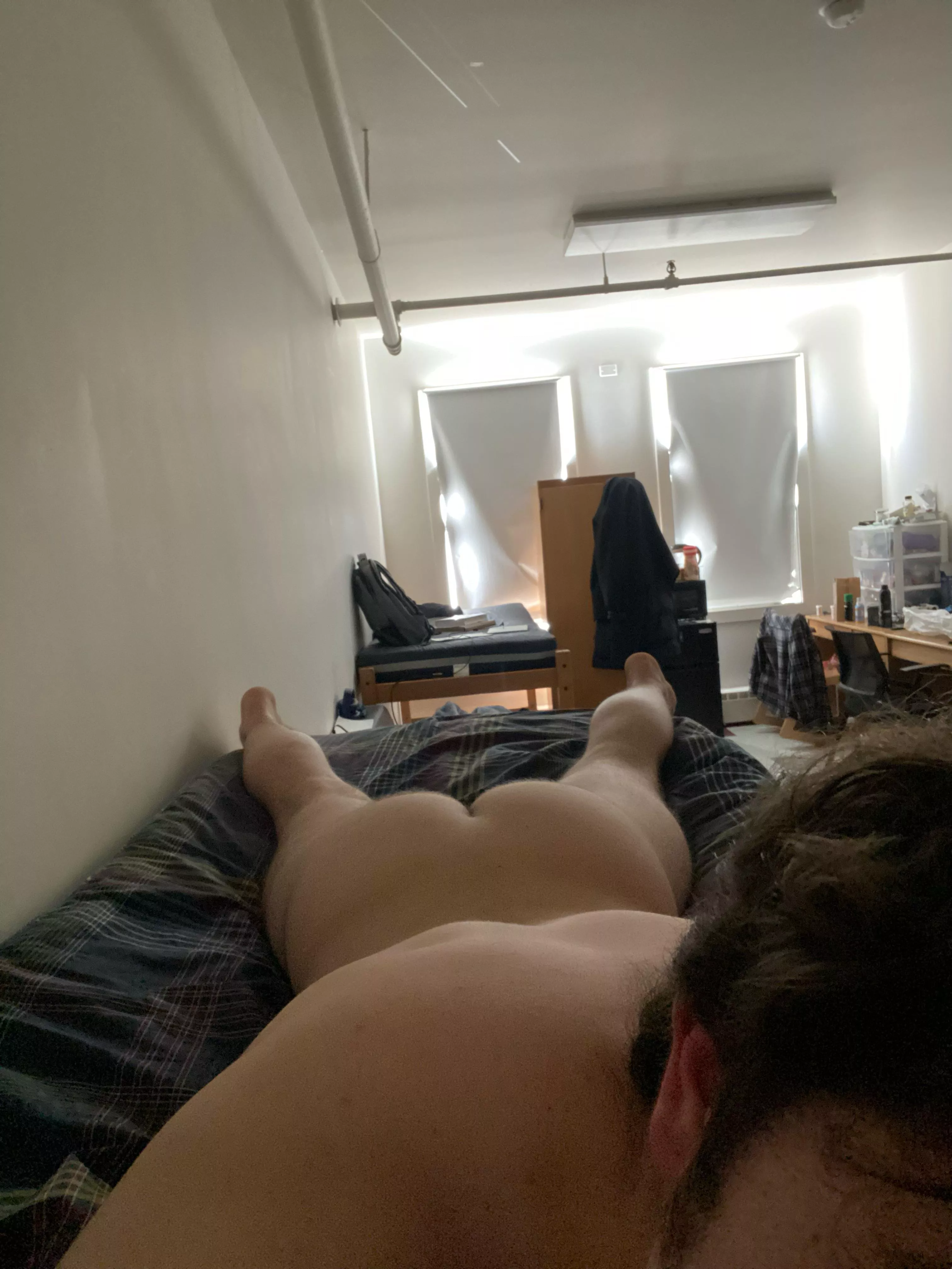 Allergies flaring up, posting my sick booty today 😷💛