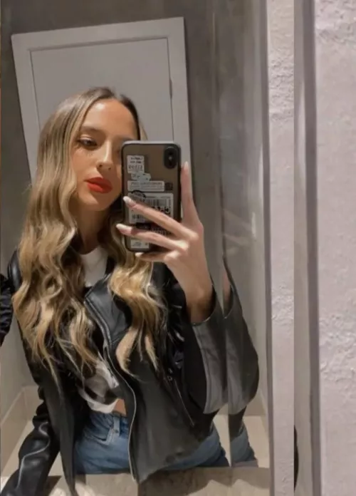 Are they big enough to have you distracted if we were talking face to face? | F22