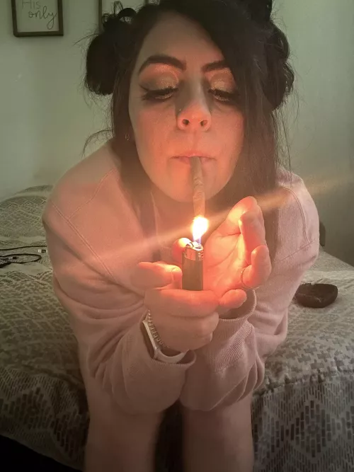 Being high on a plant, now that makes me horny😈