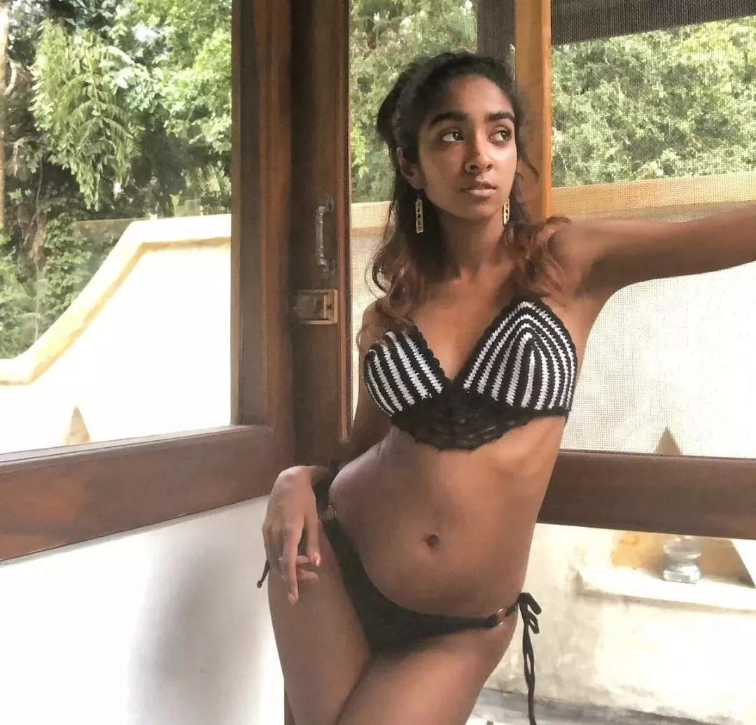 Black and White bikini on a petite Sri Lankan beauty :)