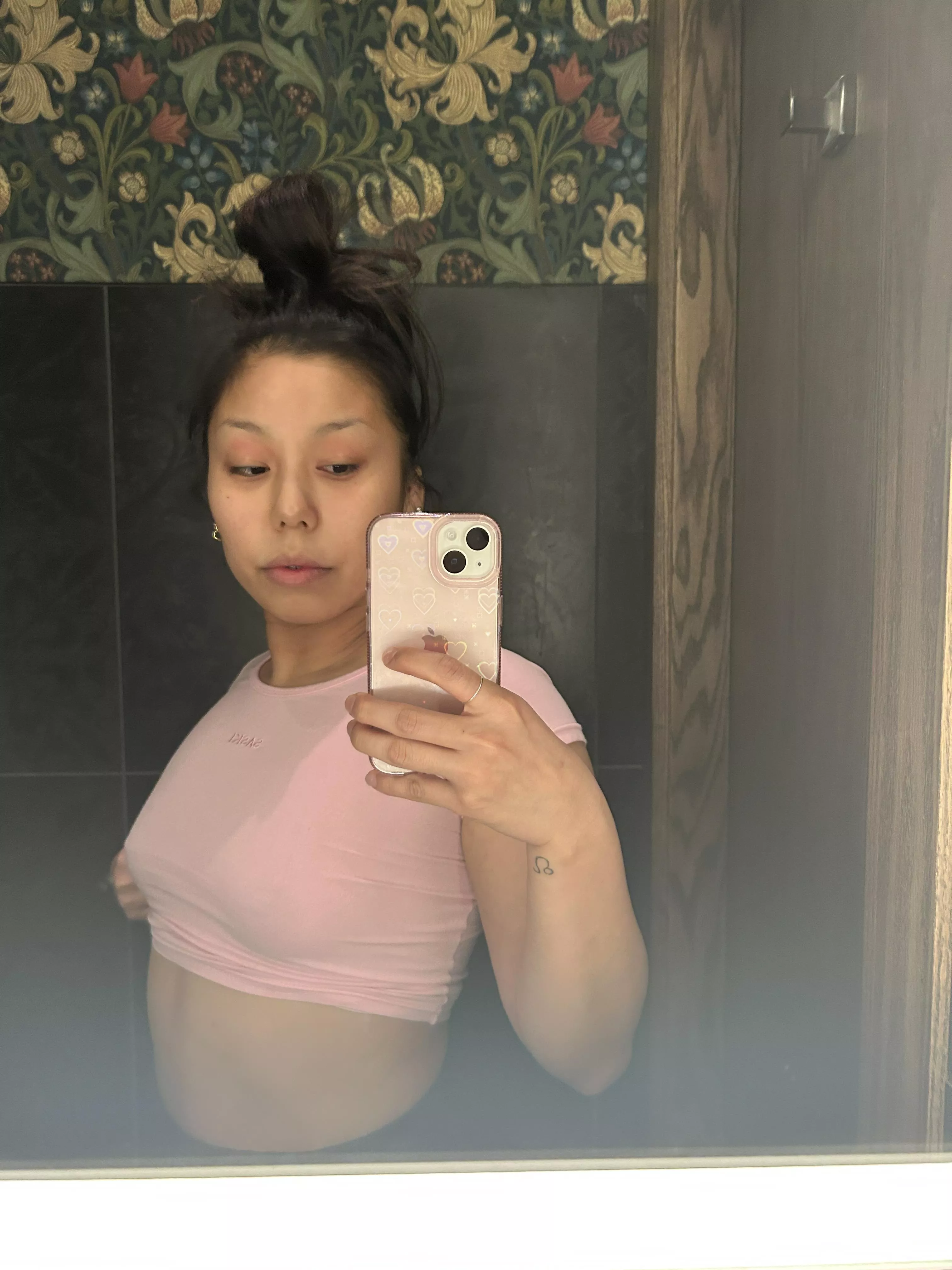 Can I send you pics like this when I'm out? <3