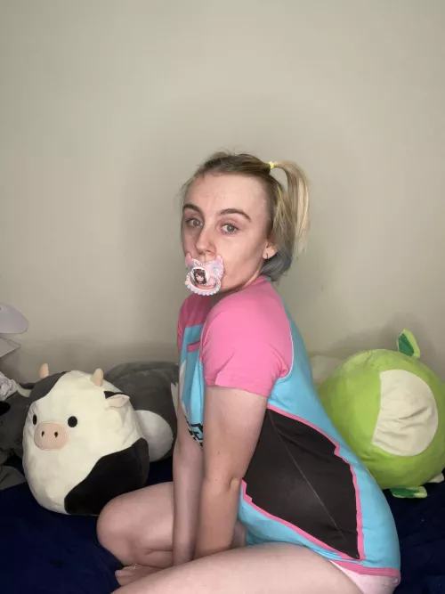 Can I sit on your lap daddy? 🌸🥰